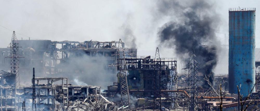 Azovstal, das Stahlwerk von Mariupol, wird von russischen Truppen belagert.