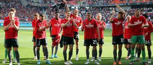 Nach dem Sieg in Freiburg feierten die Spieler noch etwas zurückhaltend. Das dürfte am Samstag anders werden.
