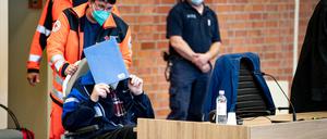 Der Angeklagte kommt zur Fortsetzung des Prozess des Landgericht Neuruppin.