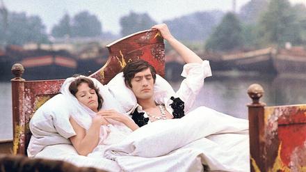 Öffentliches Schlafen in der Rummelsberger Bucht. Angelica Domröse und Winfried Glatzeder in Heiner Carows DEFA-Produktion „Die Legende von Paul und Paula“ (1973) nach einem Drehbuch von Ulrich Plenzdorf.