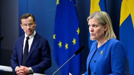 Schwedens Ministerpräsidentin Magdalena Andersson und der Vorsitzende der Moderaten Partei, Ulf Kristersson, in Stockholm.