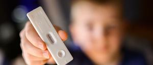 Bei Kindern zwischen fünf und 14 Jahren häufen sich laut RKI die Influenza-Fälle.