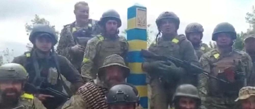 Ukrainische Truppen stehen offenbar an der Grenze zu Russland.