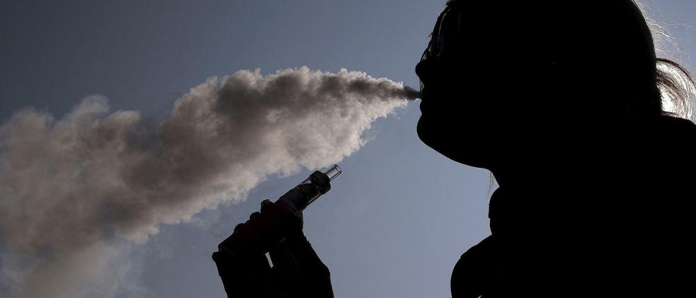 Das E-Liquid wird in den E-Zigaretten erhitzt und verdampft. Der Kioskbetreiber aus Neukölln soll es mit Haschisch vermengt haben.