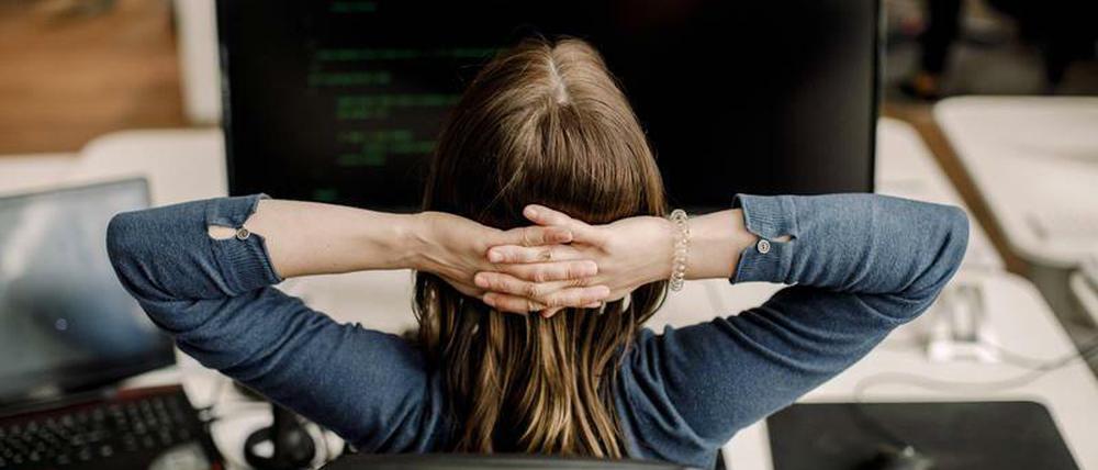 Laut Gynäkologen sollen zehn bis 15% aller Frauen so heftige Regelschmerzen haben, dass sie als arbeitsunfähig gelten.