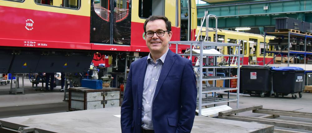 Peter Buchner im S-Bahn-Werk Schöneweide. Hier werden die rund 20 Jahre alten Züge der Baureihe 481 sukzessive grundsaniert.