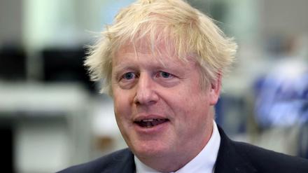 Boris Johnson, Premierminister von Großbritannien, bei einem Besuch in Nordirland beim Waffenhersteller Thales. Johnson hat ein Gesetzgebungsverfahren angekündigt, um notfalls die Vereinbarungen mit der EU über den Brexit-Status Nordirlands auszuhebeln. 