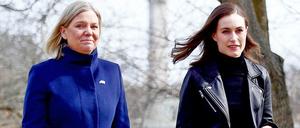 Schwedens Ministerpräsidentin Magdalena Andersson (l.) und Finnlands Ministerpräsidentin Sanna Marin