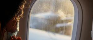 In der EU wurden weitere Corona-Maßnahmen gelockert. Unter anderem die Maskenpflicht im Flugzeug in einigen Ländern.