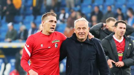 Der Edeljoker. Wann immer es nicht läuft, kann sich Freiburgs Trainer Christian Streich (rechts) auf Nils Petersen verlassen.