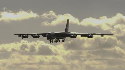 Ein Langstreckenbomber des Typs B-52H Stratofortress-Bomber hat die Hyperschallwaffe der USA in die Luft gebracht (Symbolbild).