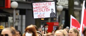 Mit Warnstreiks hatten die Erzieherinnen und Erzieher in den vergangenen zwei Wochen Druck auf die Arbeitgeber gemacht. 