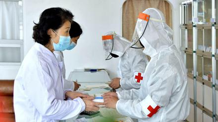 Mittlerweile vermeldet Nordkorea offiziell 1.978.230 Ansteckungen.