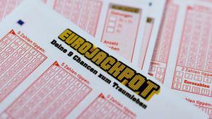 Lottoscheine mit der Aufschrift „Eurojackpot“ 