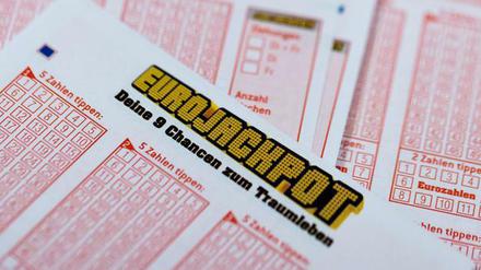 Lottoscheine mit der Aufschrift „Eurojackpot“ 