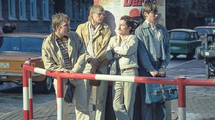 Zukunft der DDR? Der junge Ludger Fuchs (David Kross, re.) ist von beschränkter Ausstrahlung, ein braver Mitläufer.