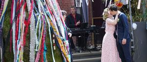 Beim Pop-up-Hochzeitsfestival konnten Paare spontan und kostenfrei heiraten.