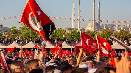 Am 21. Mai protestierten Zehntausende auf dem Maltepe-Kundgebungsgelände in Istanbul gegen ein Urteil gegen die Oppositionspolitikerin Kaftancioglu.