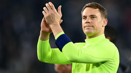 Manuel Neuer hat seinen Vertrag beim FC Bayern München vorzeitig um ein Jahr verlängert. 