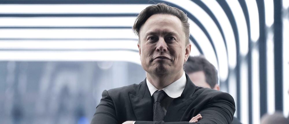 Elon Musk nennt die US-Demokraten eine „Partei der Spaltung und des Hasses“.