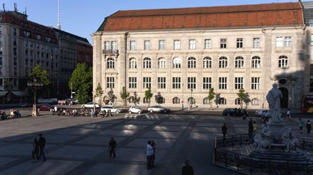 Das historische Gebäude der Berliner Akademie am Gendarmenmarkt.