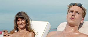 Zielscheibe des Spotts: Das Modelpärchen Yaya (Charlbi Dean) und Carl (Harris Dickinson ) in Ruben Östlunds "Triangle of Sadness".