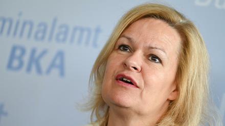 Die Bundesministerin des Innern und Heimat, Nancy Faeser, bei einem Besuch beim Bundeskriminalamt (BKA) in Wiesbaden. 