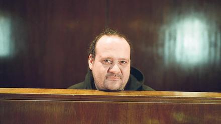 Der Schauspieler Samouil Stoyanov vom Wiener Volkstheater gehört zum Ensemble von „humanistää!“.