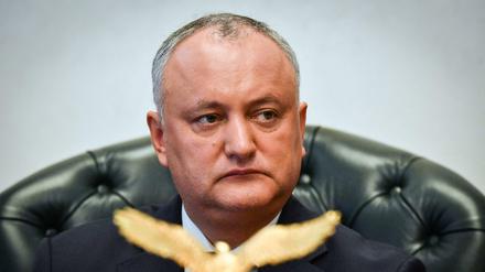 Igor Dodon wartet während eines Gesprächs in seinem damaligen Präsidentschaftsbüro. (Archivbild)