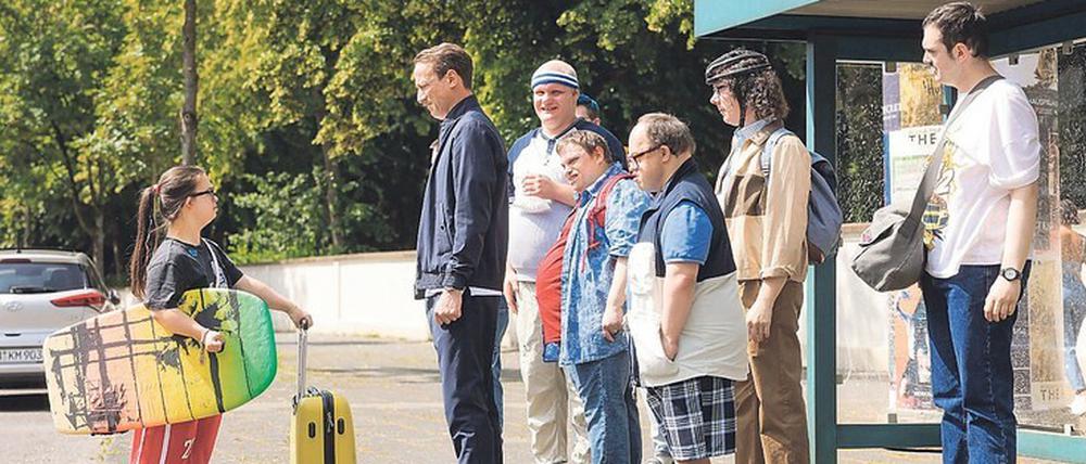 Die Wiesenschaumzikaden, so nennt sich der zusammengewürfelte Basketball-Haufen mit Antonia Riet, Wotan Wilke Möhring, Matthias Sander, Jochen Riemer, Tanino Camilleri, Jonas Relitzki und Nico Michels (v. l. n. r.).