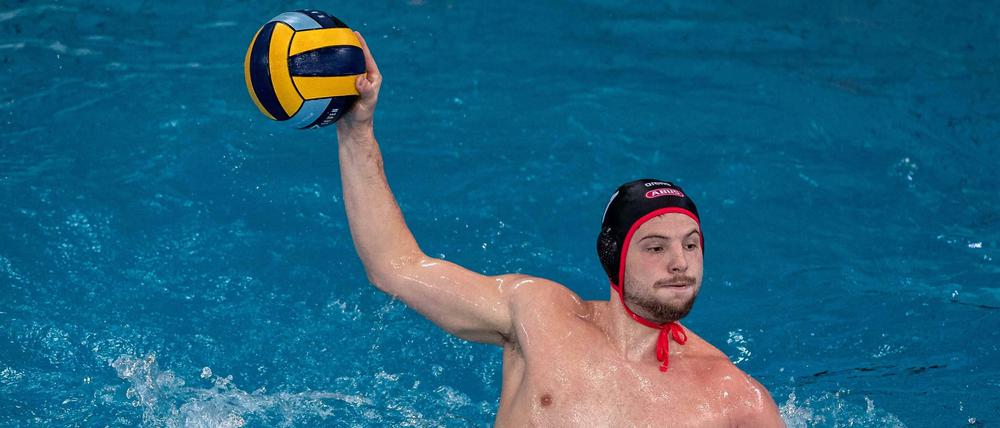Denis Strelezkij bleibt im Spandau 04 im Titelkampf.