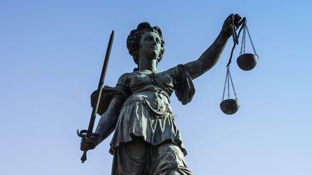 Laut Brüssel soll die Disziplinarkammer die Unabhängigkeit der Justiz untergraben und gegen einen Grundwert der EU verstoßen.