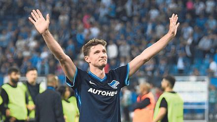 Macht’s gut. Niklas Stark verabschiedet sich von den Hertha-Fans.