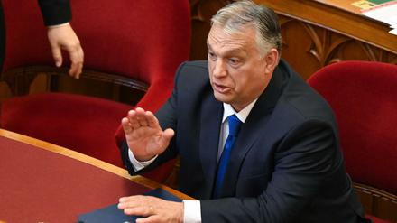 Ungarns Ministerpräsident Viktor Orban will sein Land mit einem Ausnahmezustand vor den Folgen des Ukraine-Kriegs schützen.