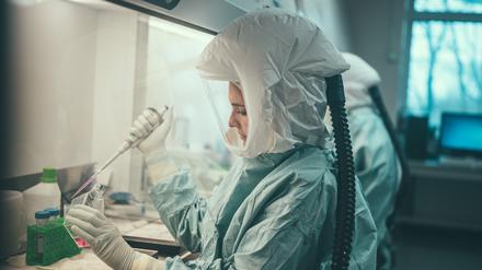 Am Institut für Mikrobiologie der Bundeswehr in München wurde erstmals in Deutschland bei einem Patienten das Affenpockenvirus zweifelsfrei nachgewiesen.