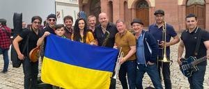 Die ukrainische Sängerin Navka (Mitte) und ihre Mitstreiter beim Mannheimer "Sound of Peace"-Konzert. 