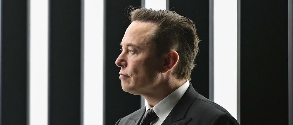 Tesla-Chef Elon Musk wird vorgeworfen einen Kursrückgang der Twitter-Aktie bewusst und gezielt herbeigeführt zu haben. 