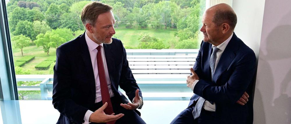 Klappt das mit dem Tankrabatt? Finanzminister Christian Lindner (FDP) und Kanzler Olaf Scholz (SPD)