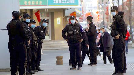 Chinesische Polizisten in der Region Xinjiang.