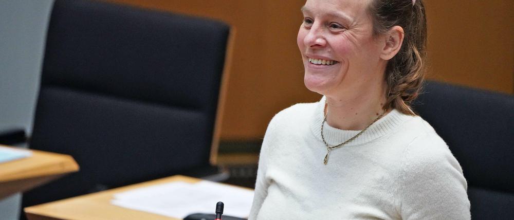Berlins Justizsenatorin Kreck will das mehrmalige Fahren ohne Fahrschein von der Straftat zur Ordnungswidrigkeit herabstufen.