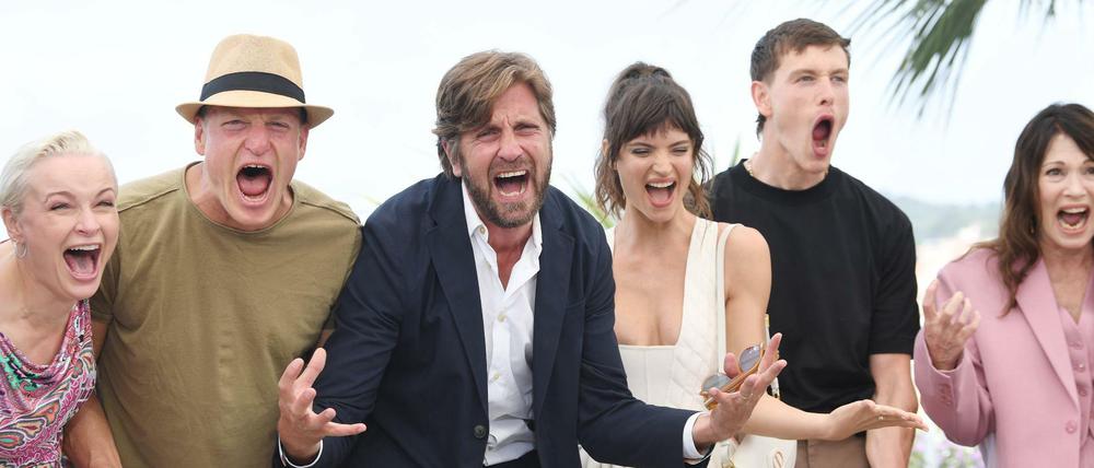Die Schauspieler posieren in Cannes.