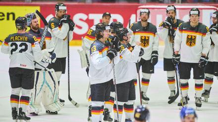 Chance vertan. Die deutsche Mannschaft nach dem Spiel.