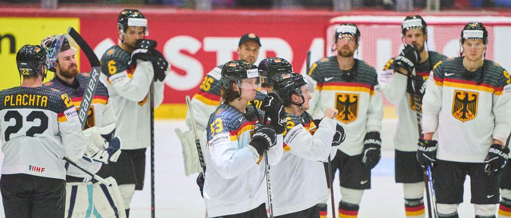 Chance vertan. Die deutsche Mannschaft nach dem Spiel.