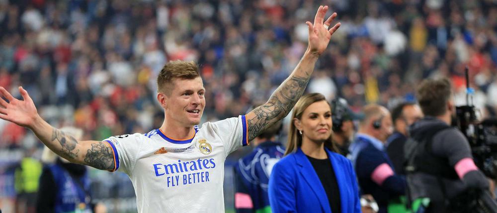 Real-Profi Toni Kroos hat nach dem gewonnen Finale gute Laune. Dann kam das ZDF-Interview.
