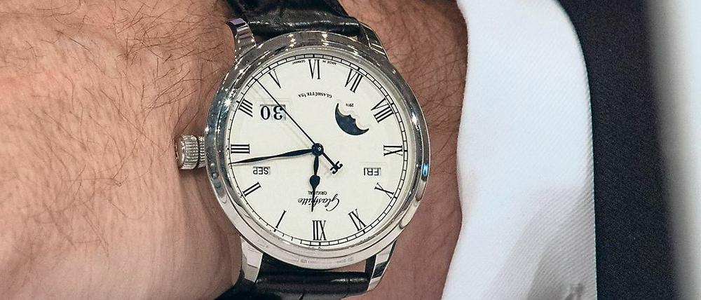 Teure Uhren sind begehrtes Diebesgut. Eine Bande soll sie gezielt Berlinern vom Handgelenk gerissen haben.