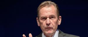 Mathias Döpfner gibt sein Amt als Präsident des Bundesverbandes Deutscher Zeitungsverleger (BDZV) vorzeitig auf.