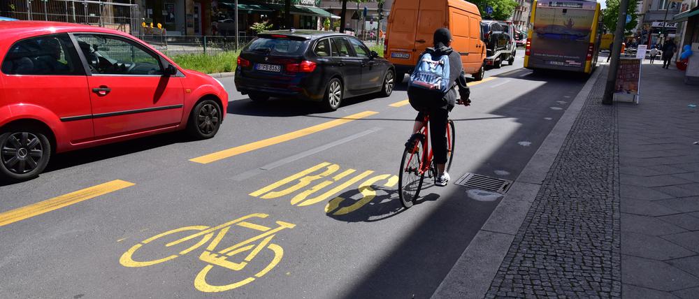 Eine bereits vorhandene Busspur am Tempelhofer Damm.