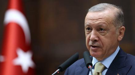 An Griechenland gewandt sagte Erdogan: „Wage es nicht, dich auf einen Tanz mit der Türkei einzulassen.“
