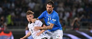 Enges Duell. Timo Werner (l.) im Zweikampf mit Francesco Acerbi.