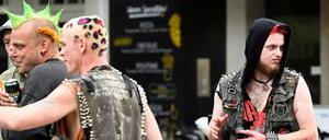 Wegen des 9-Euro-Tickets kamen im Sommer viele Punker nach Sylt 